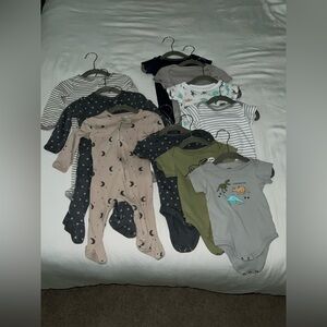 Mostly NEW LOT (14): 3-6m Baby Onesies Stripes Dinosaur Prints Stars Boy Neutral